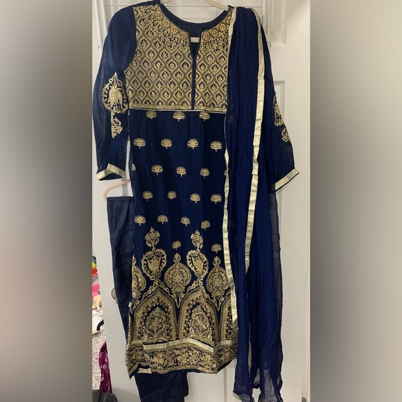 Indian Dress - Picture 3 of 4